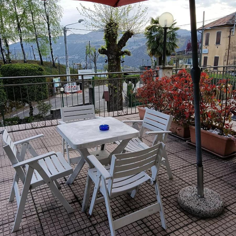 Madonna Della Neve Hotel Pettenasco Bagian luar foto