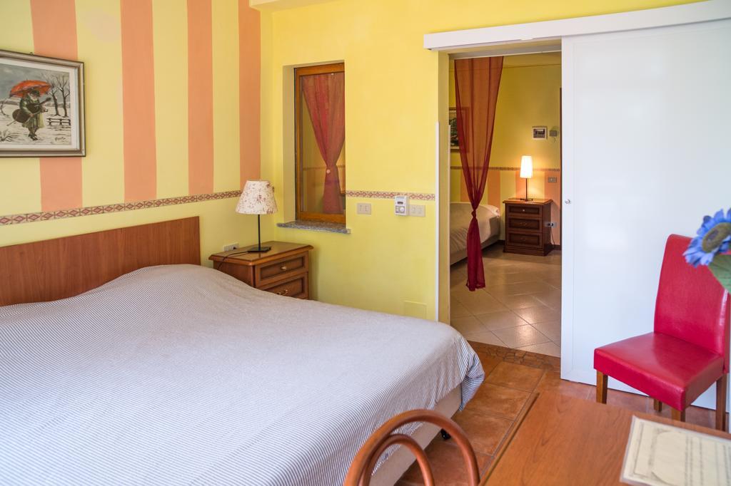 Madonna Della Neve Hotel Pettenasco Bagian luar foto