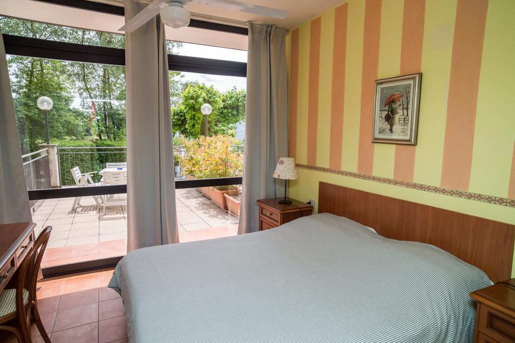 Madonna Della Neve Hotel Pettenasco Bagian luar foto