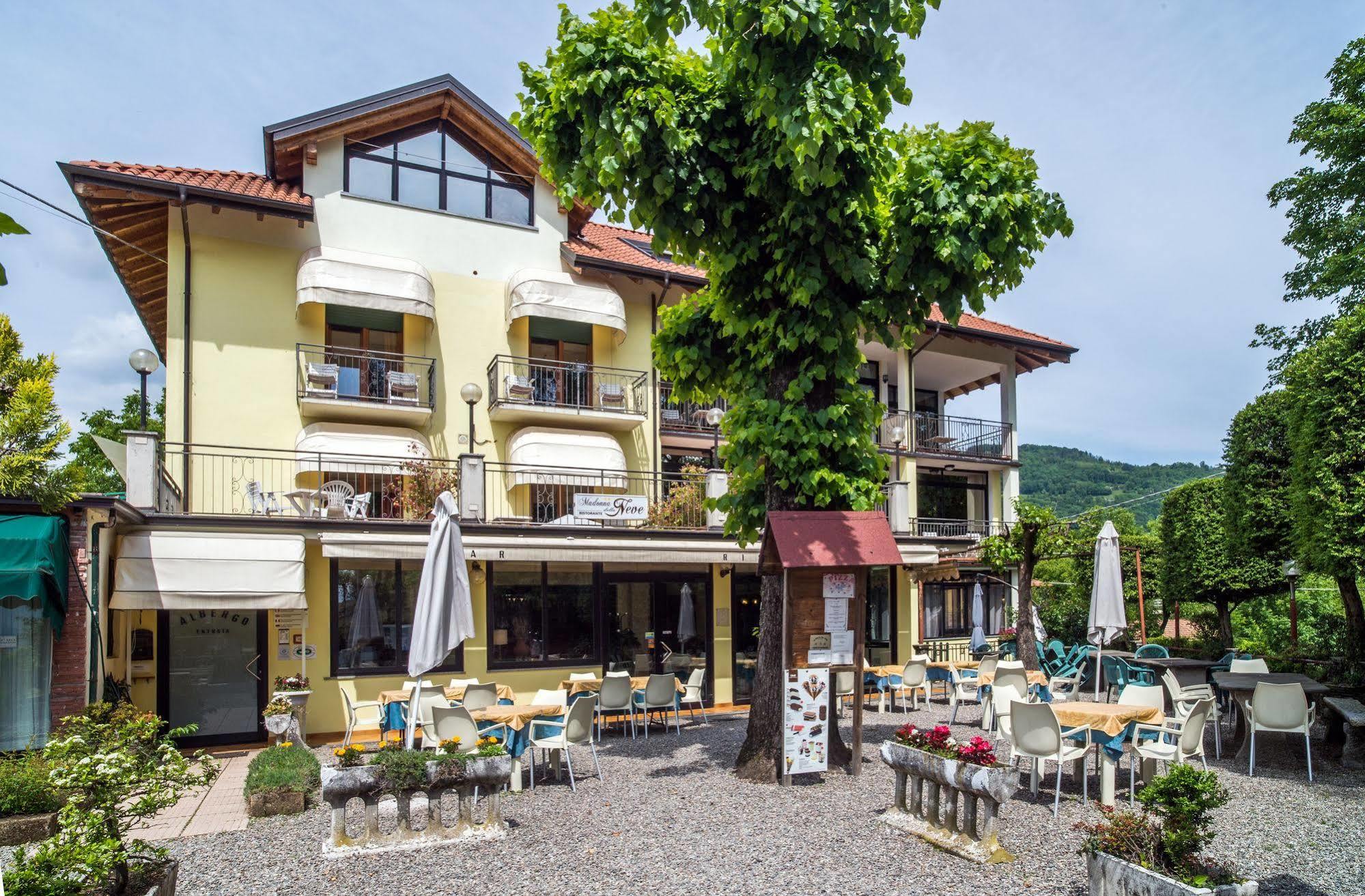 Madonna Della Neve Hotel Pettenasco Bagian luar foto